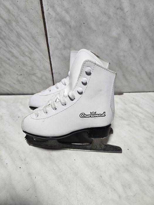 Patine 1032 gheata patinaj artistic Crowned marime  28 (18 cm).