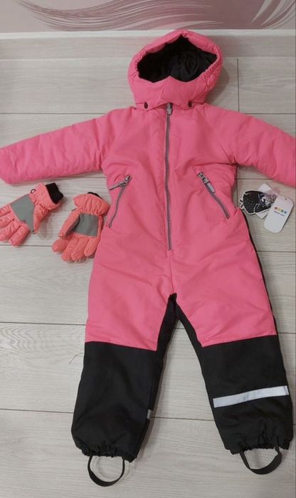 Продам зимний детский комбинезон.