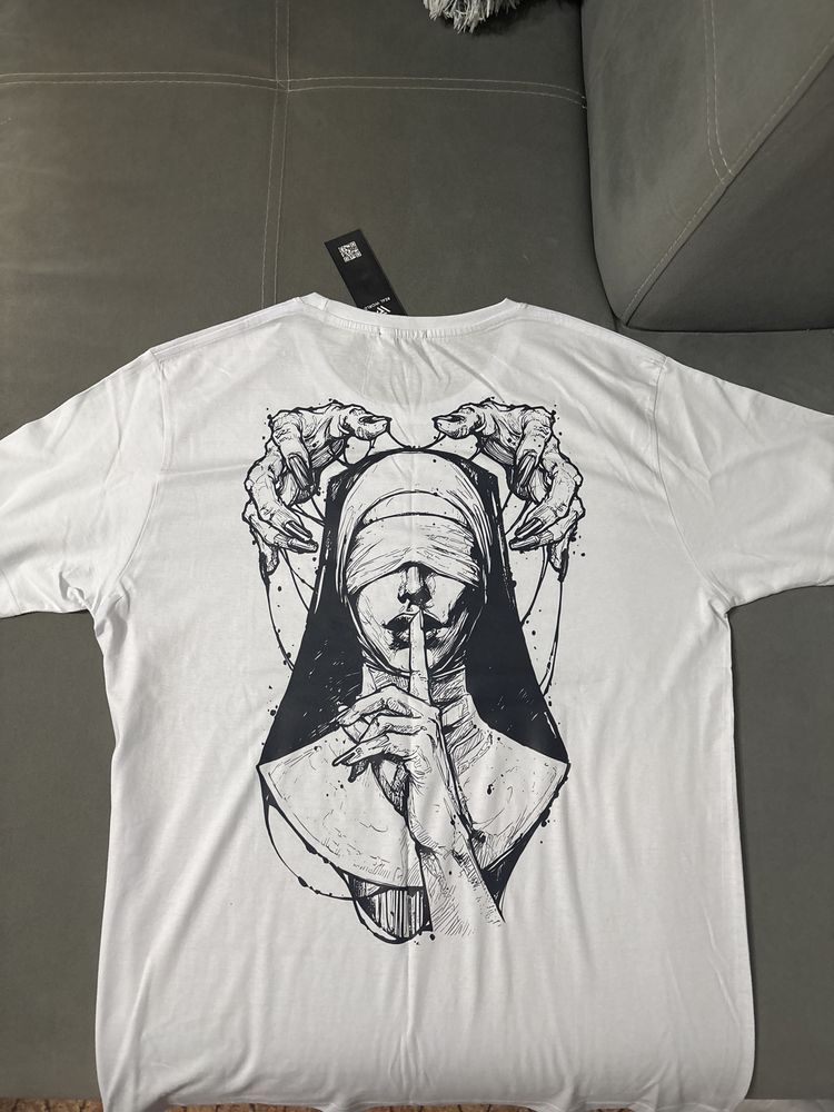 чисто нова oversize тениска
