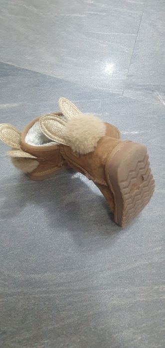 Ghete fetite stil ugg