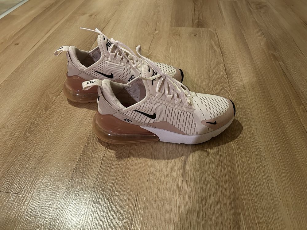 Маратонки nike air max 270