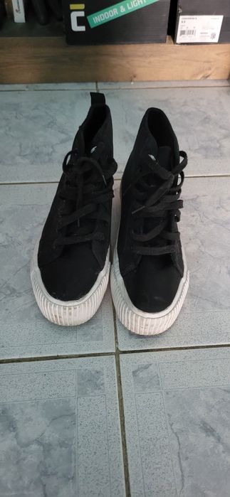 Adidasi și sandale nr. 40