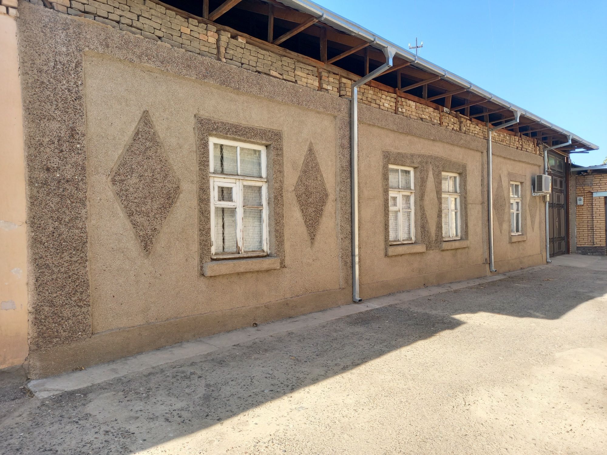 Uy sotiladi Kattaqo'rg'on shahar
