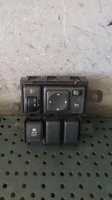Bloc butoane lumini oglinzi esp nissan juke f15 b48600