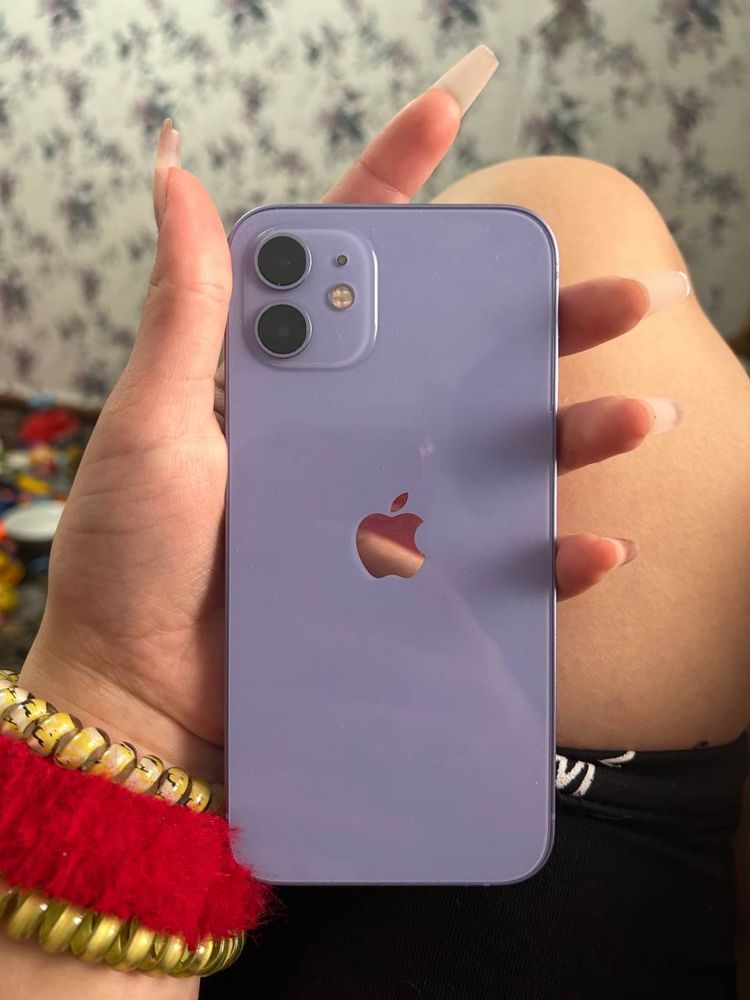 Обменяю iPhone12 128
