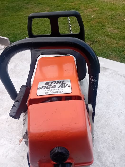 Vând drujba Stihl 064 AV