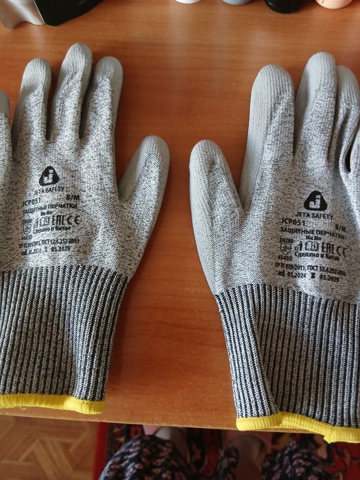 Продам рабочие перчатки. В наличии 50 шт. Качество отличное.