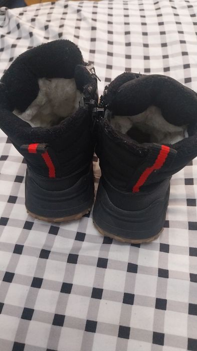 Vând ghetuțe impecabile M 26