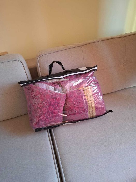 covertura pat dormitor mare noua  cu 2 fete perna 50/70