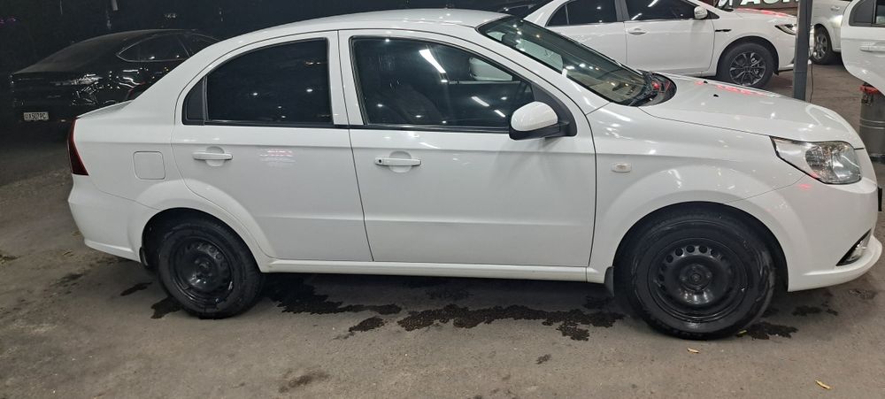 Srochni nexia 3 sotiladi 7200$