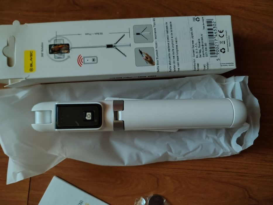 selfie stick cu bluetooth și telecomandă Blavec Coco P04