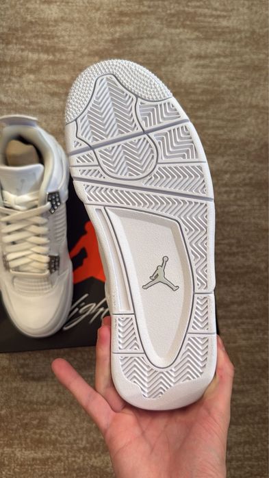 adidasi j4 pure money