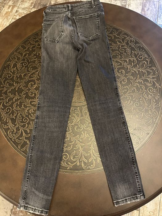 Pantaloni denim Zara