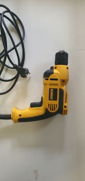 Bormasina Dewalt.