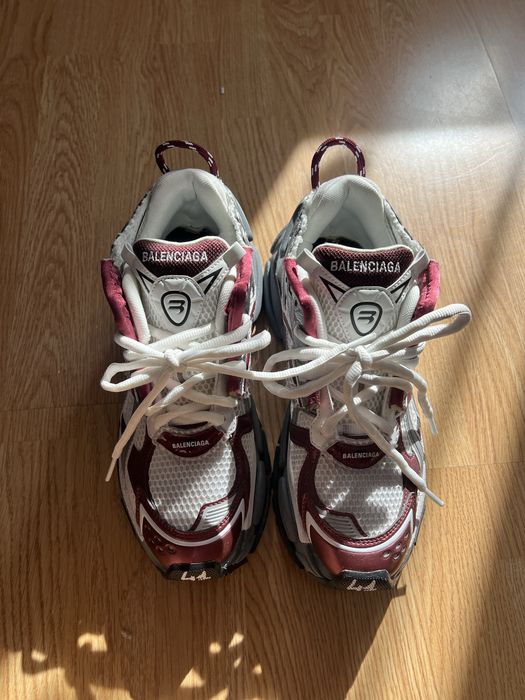 Balenciaga runner burgundy