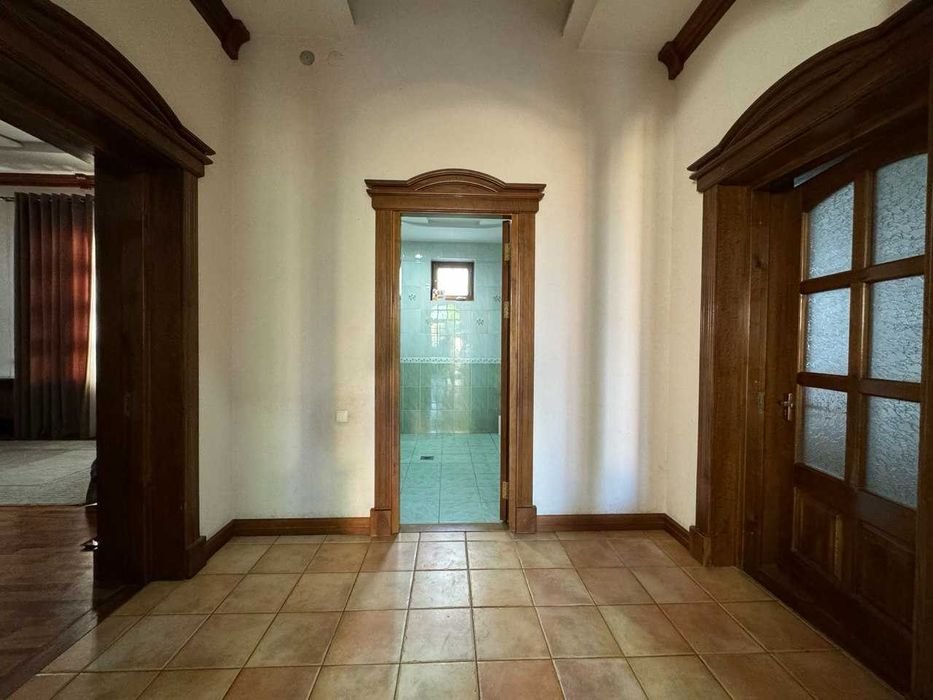 Дом 500 м2 участок 8 соток в центре. Метро Минор М.-Улугбекский (ИТ)