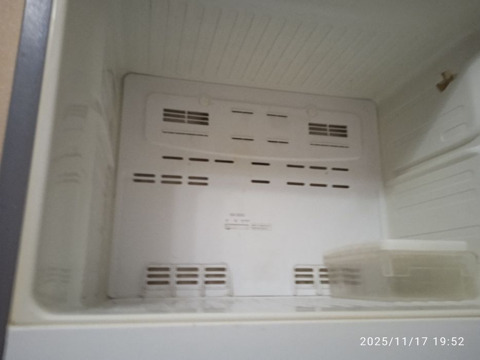 Продам Холодильник Daewoo , двух камерный