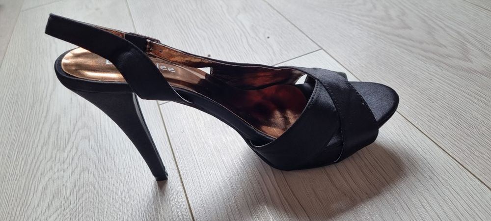 Sandale negre elegante 39