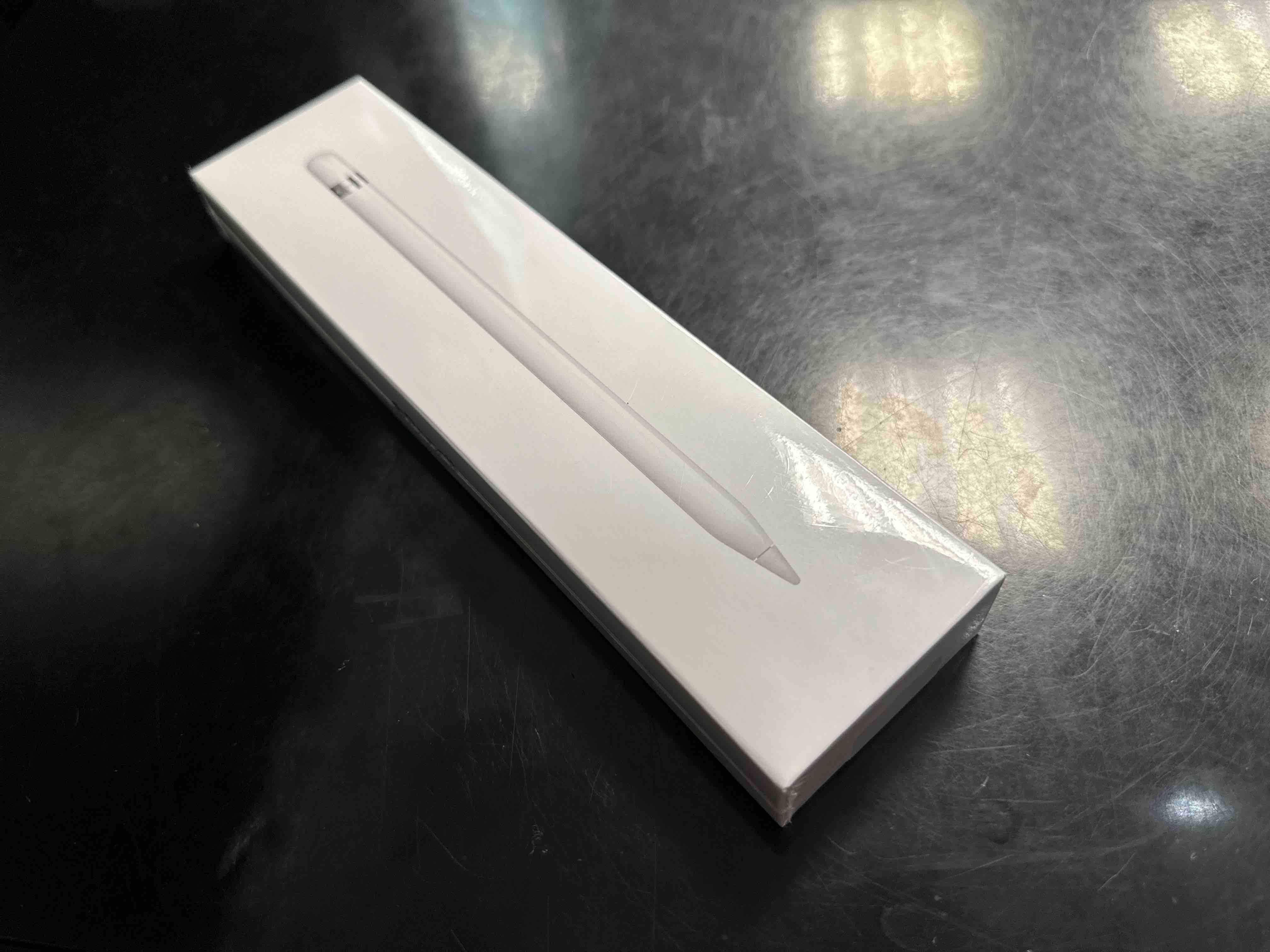 Apple Pencil 1st Gen + Adapter USB-C, нов.