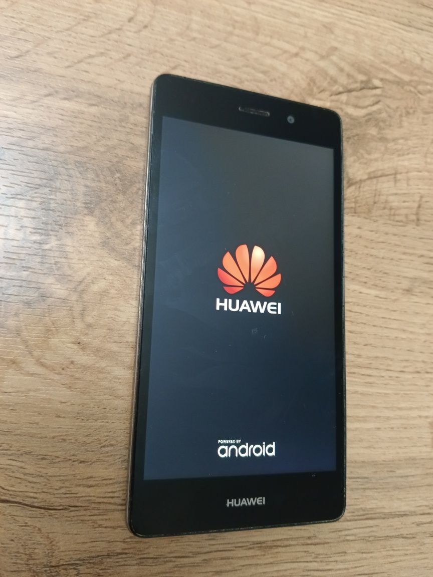 Продам телефон  Huawei работает