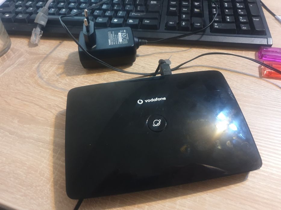 Router wifi Huawei B683. Decodat