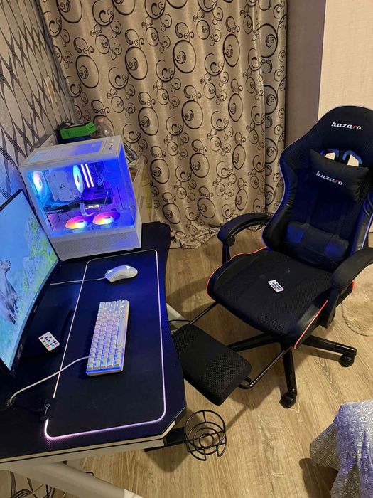 Геймърски сетъп плюс бюро, стол, монитор,мишка, клавиатура,мауспад