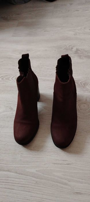 Botine din piele întoarsă