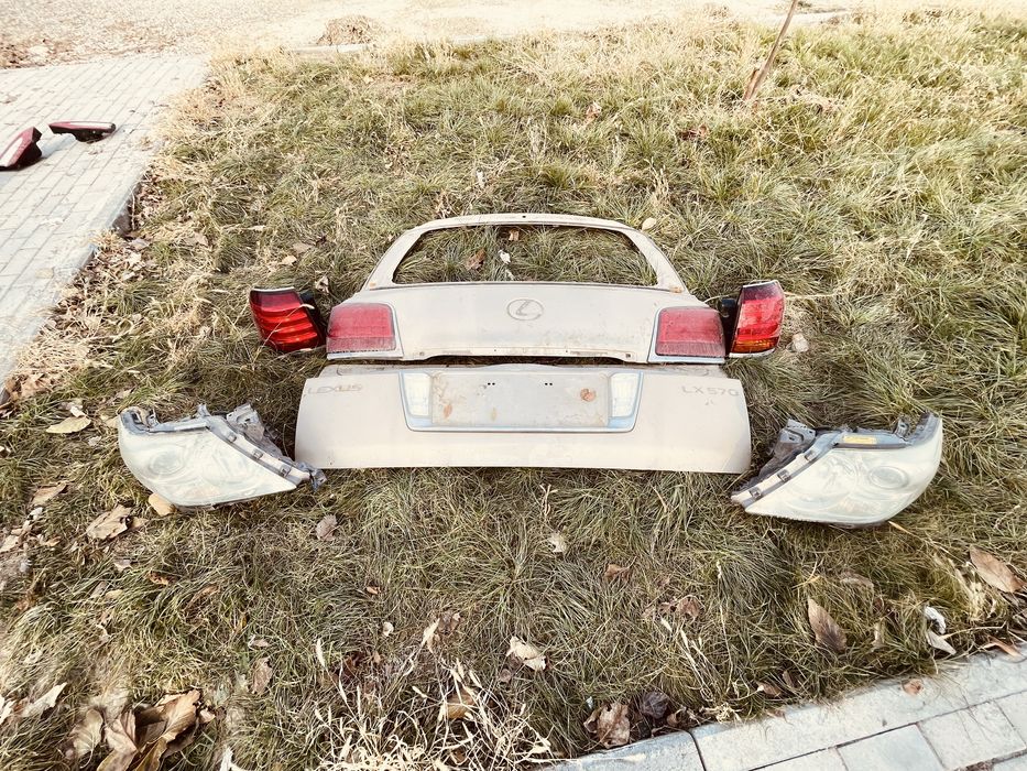 Продам задние запчасти на Lexus lx 570