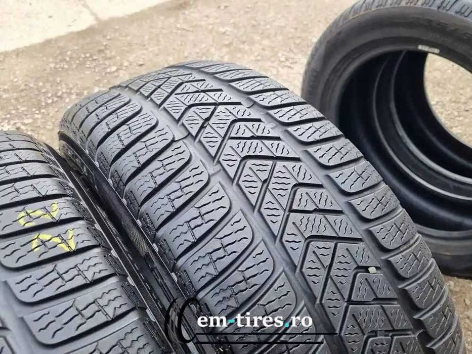 SET 2 Anvelope Iarna 235/55 R17 PIRELLI Sottozero 3 103V