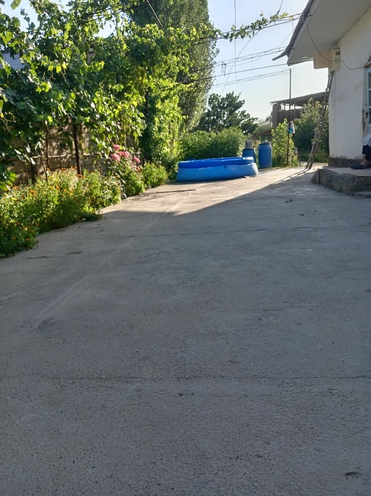 Uy sotiladi srochno