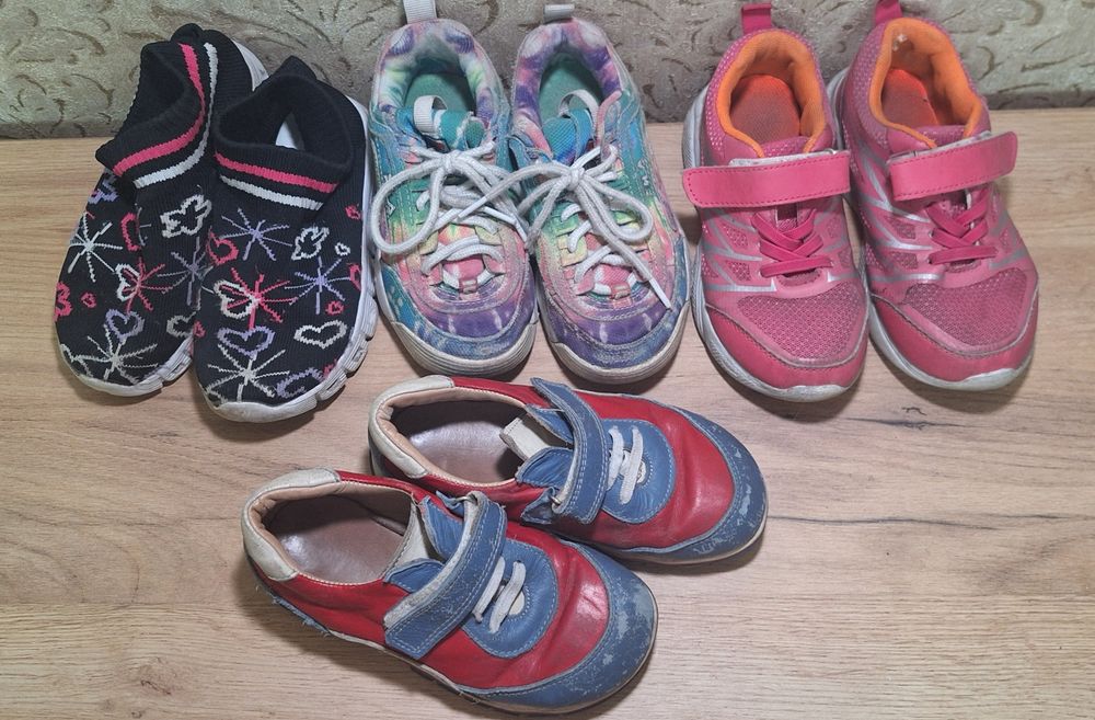 Кроссовки для девочки  30-31 размер