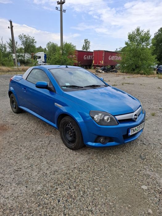 Vând Opel tigra 2005