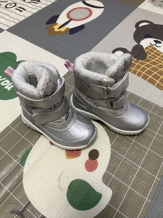 Сребристи зимни ботуши