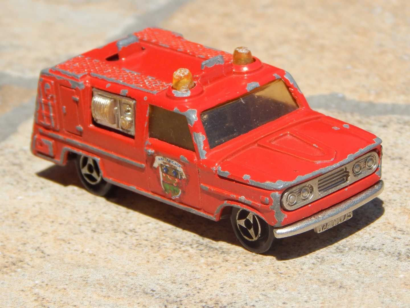 Macheta jucarie camioneta pompieri Dodge D100 Majorette Franta 1:80