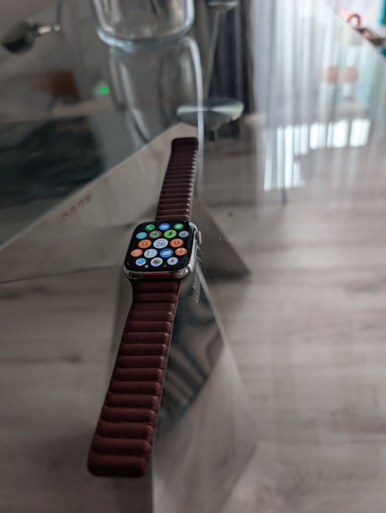 Curea Apple Watch piele