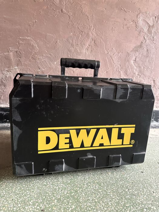 Циркуляр dewalt перфектен за работа