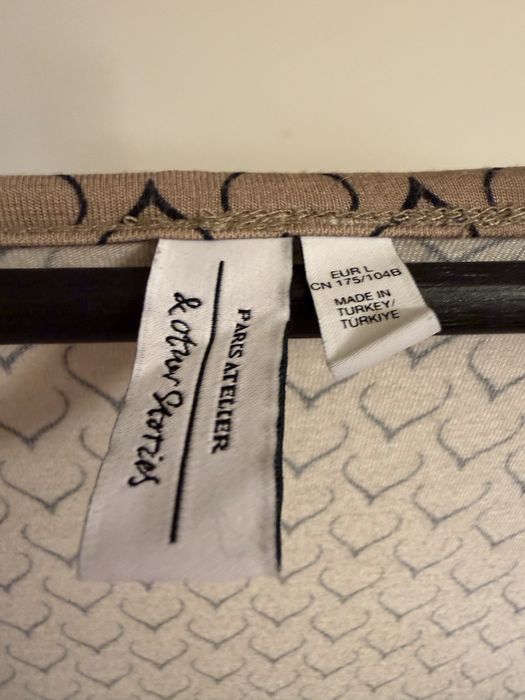 &Other stories топ с квадратно деколте