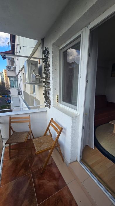 Apartament cu 3 camere de închiriat