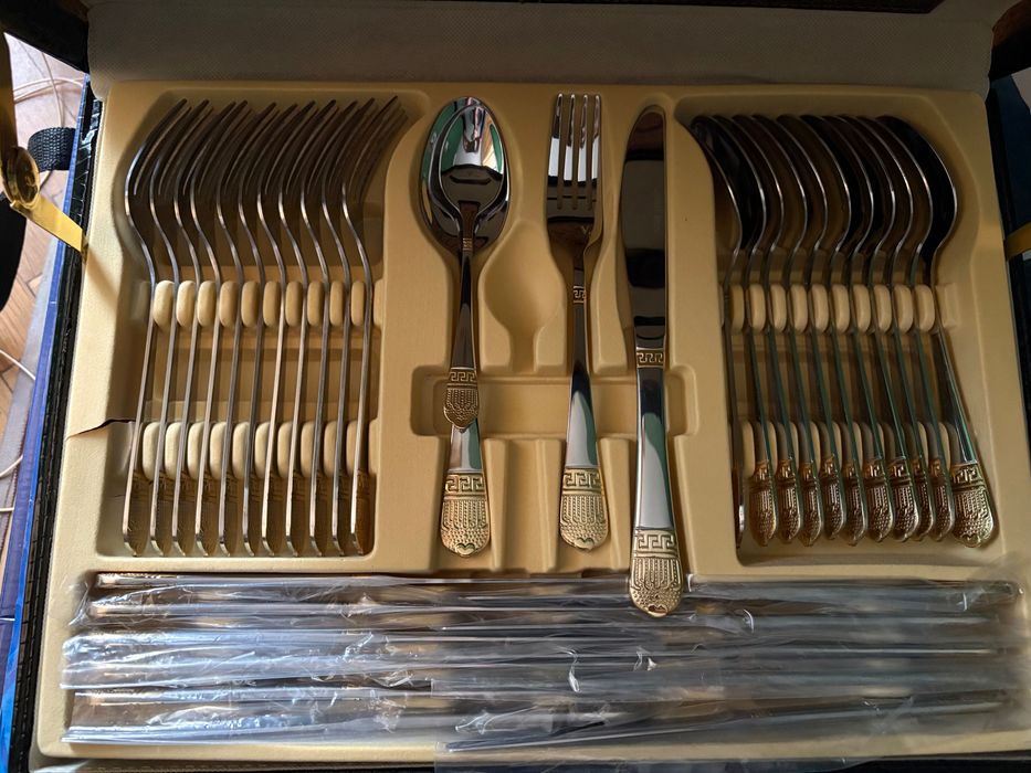 сет за готвене-нов и комплект прибори