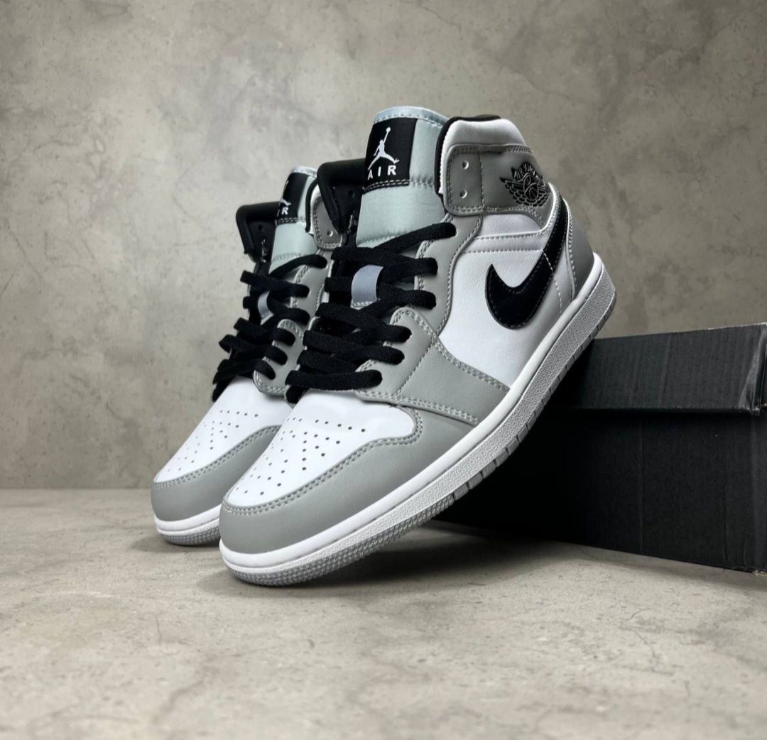 Много модели на Nike Jordan 1 Retro High