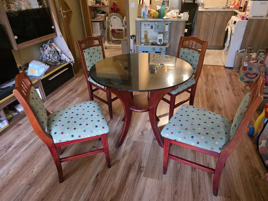 Маса за хранене с четири стола - стъкло и масив