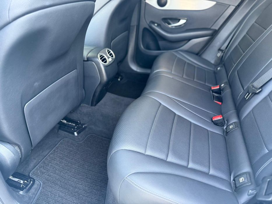 Mercedes-Benz GLC220d4Matic 204cp
