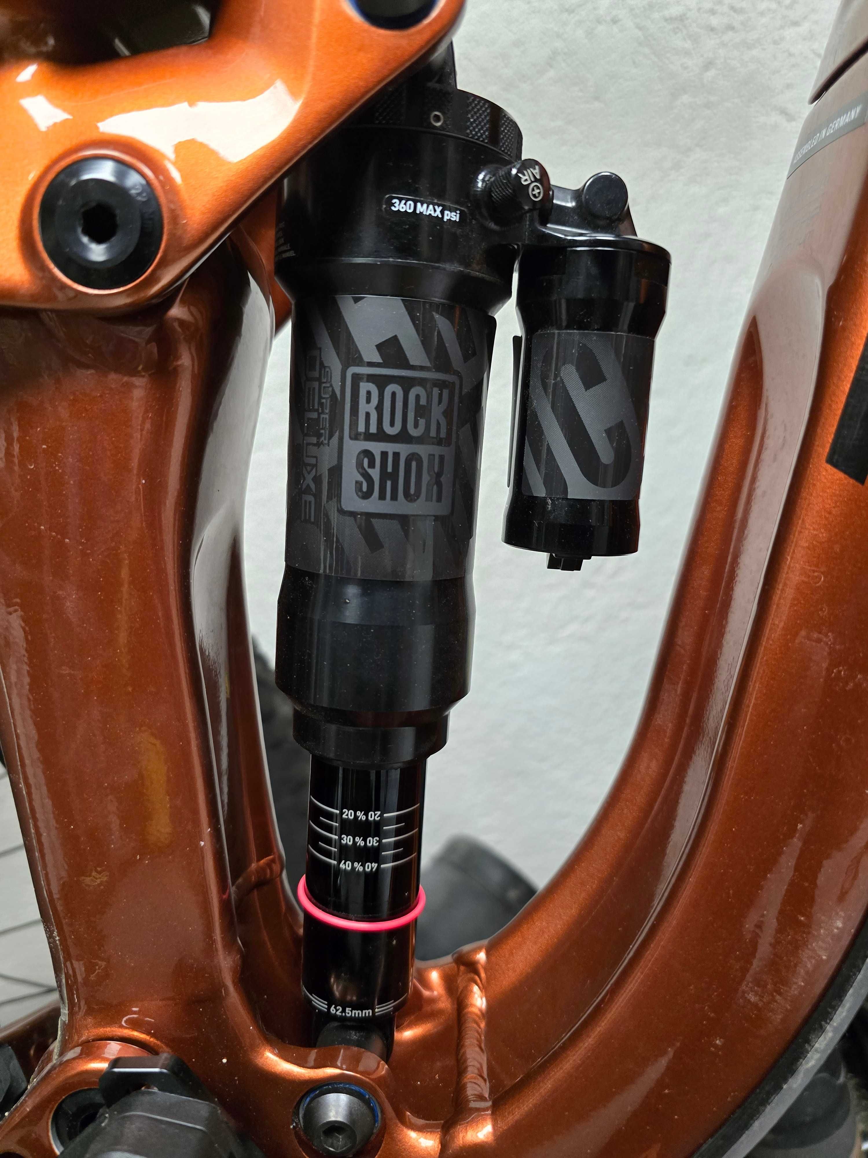 RockShox Super Deluxe Select+ RT, 230 mm x 62.5 mm