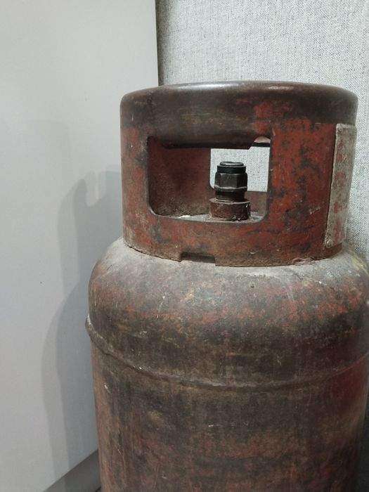 Продаю газ баллон