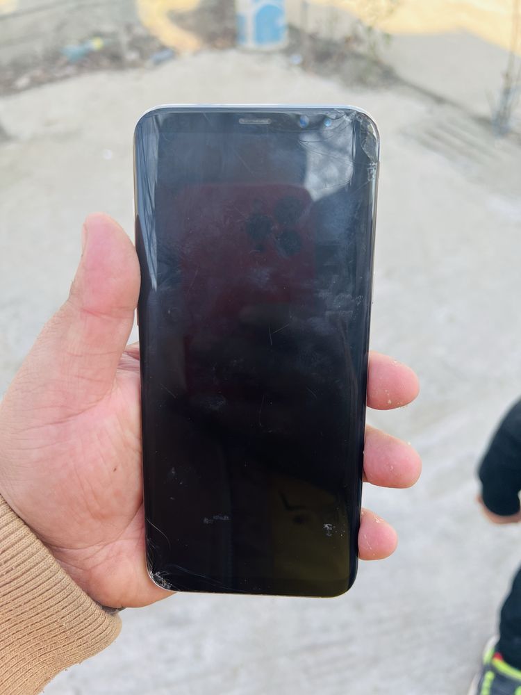 S8 plus pentru piese display defect in rest e perfect functional