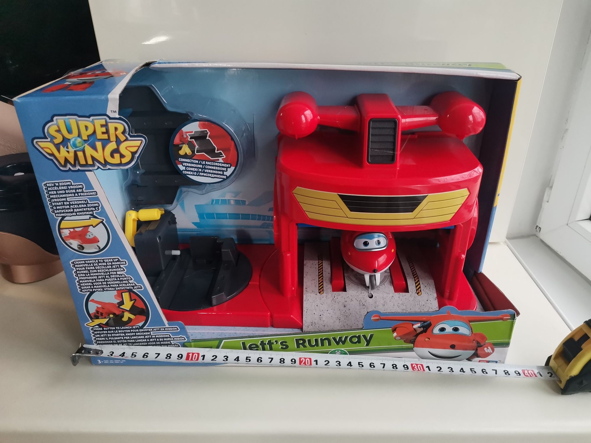 Set figurina Hangarul lui Jett, Super Wings avion