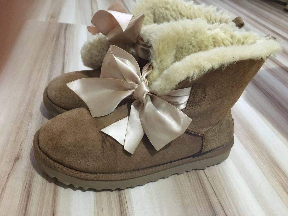 ugg uri marime 37