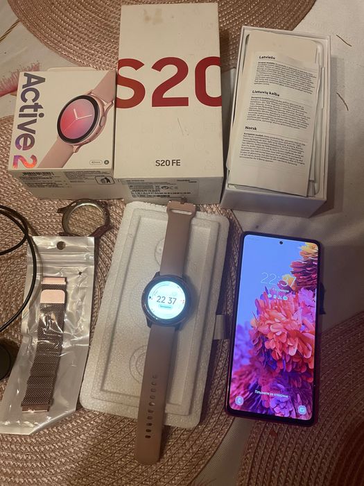 Смартфон Samsung S20 fe и samsung galaxy warch active 2