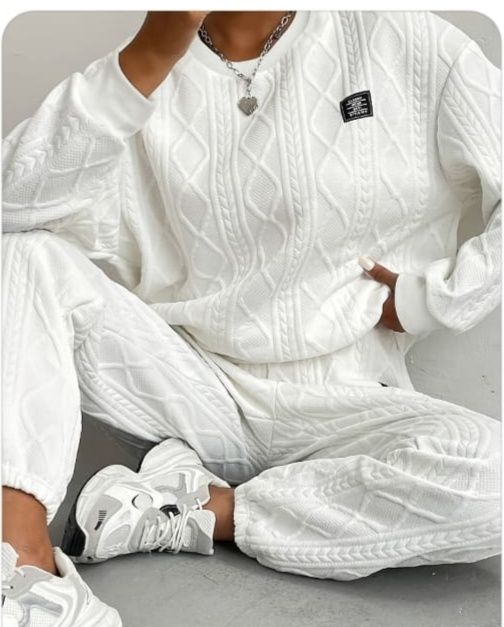 Продам осенний костюм