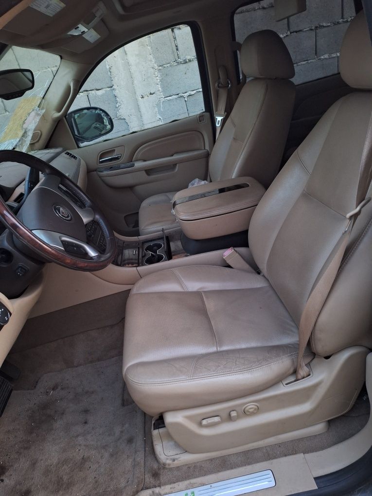 Cadillac escalade pentru piese